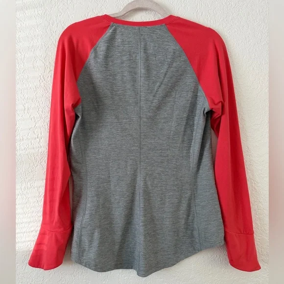 The North Face Motivation Long Sleeve Crew Women's Medium Flash Dry Thumb Holes - Picture 3 of 9